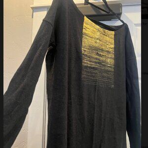 Sitting Pretty Black Long Sleeve Top with Gold Metallic Front – Size 32